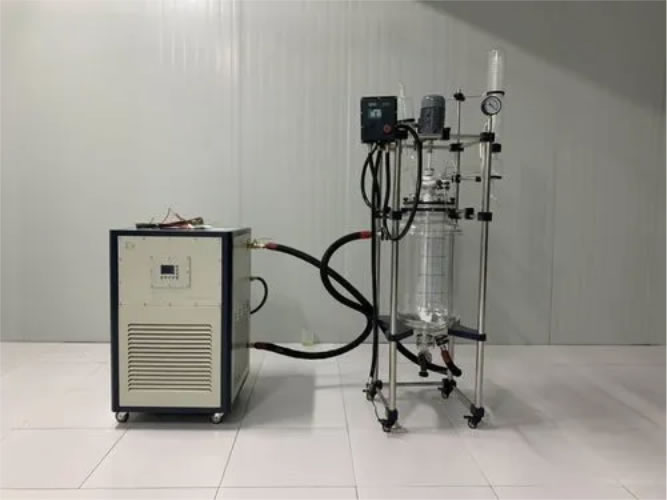 单层玻璃反应釜同比双层釜的优点有哪些